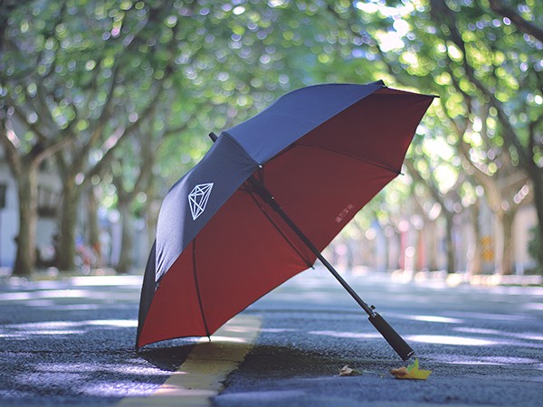 定制雨伞作为礼品的广告宣传优势